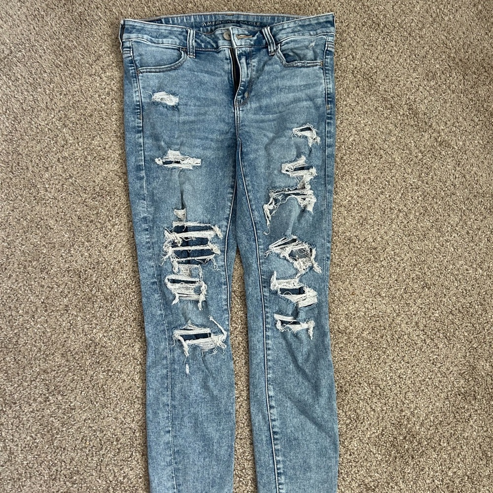American Eagle Outfitters Light Blue Distressed Skinny Jeans